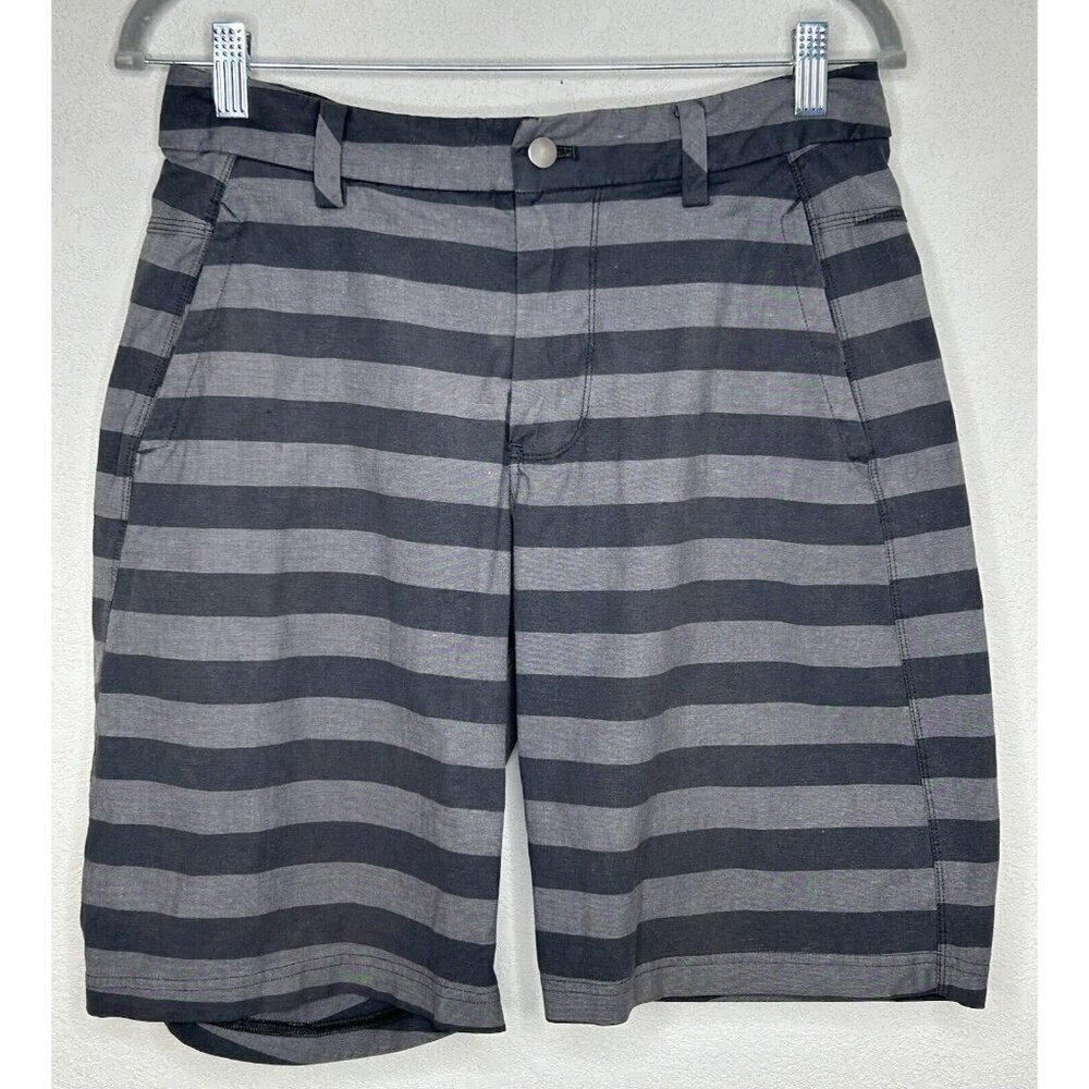 Lululemon Shorts Mens 30x10 Gray Stripes Casual Golf Chino Flat Front Preppy